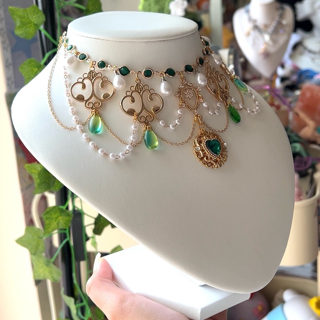 gold plated royal emerald green necklace