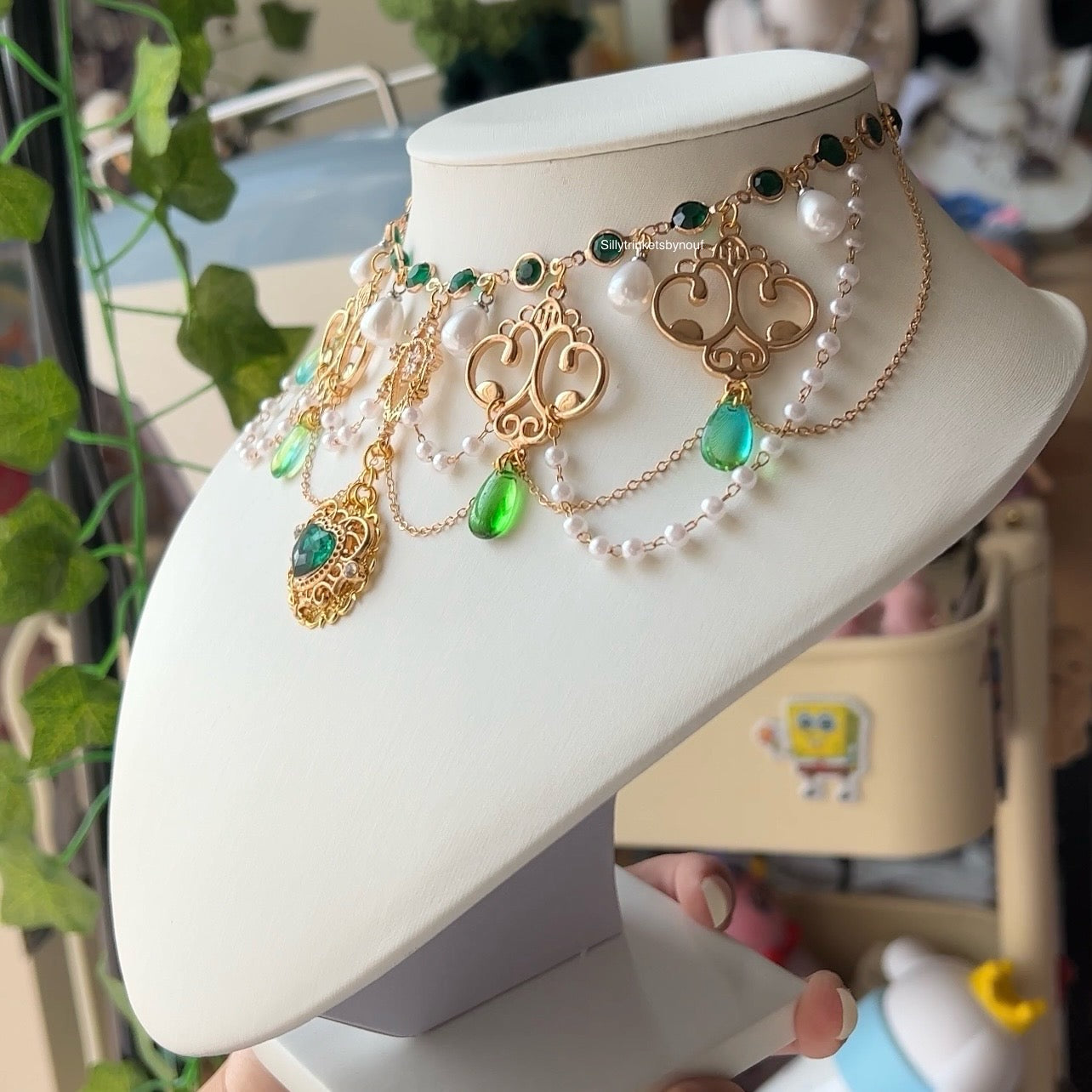 gold plated royal emerald green necklace