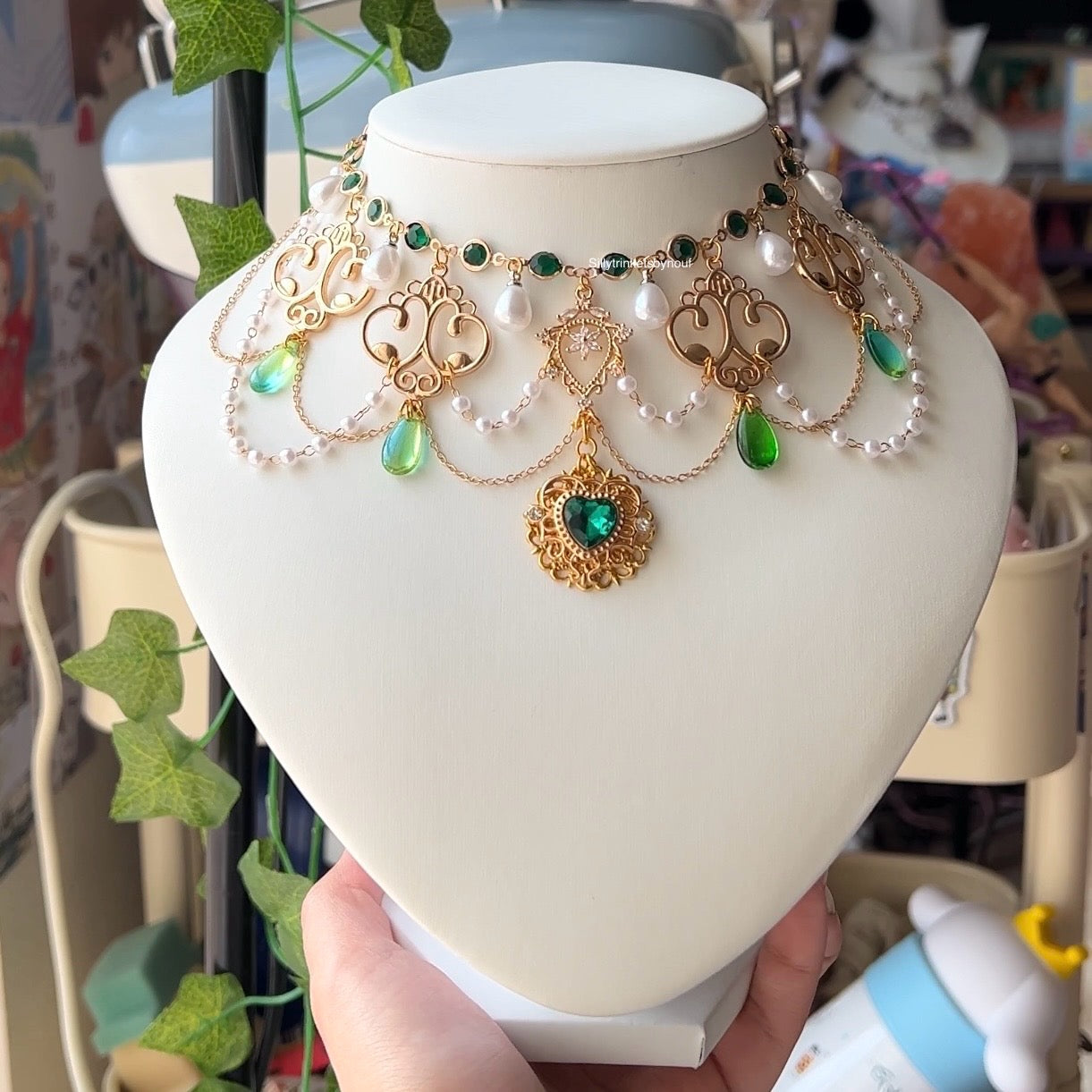 gold plated royal emerald green necklace